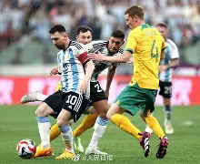 体育界热议,热门足球比赛吸引无数观众(足球媒体推荐) 体育界热议,热门足球比赛吸引无数观众(足球媒体推荐)